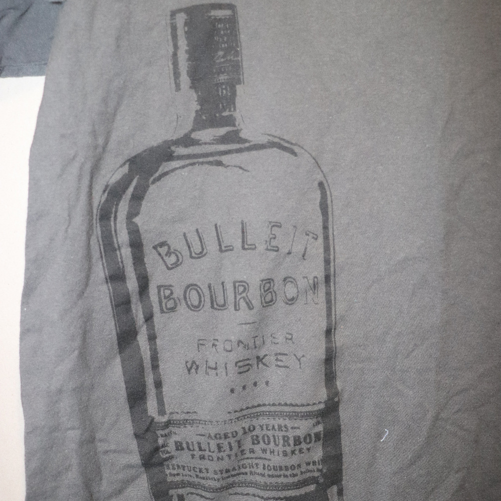 Bulleit Frontier Whiskey Shirt Bourbon Large Vodka